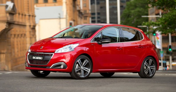 PSA Peugeot Citroen официально опровергла слухи об уходе хэтчбэка 208 с российского рынка
